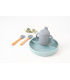 Vajilla Olmitos de silicona azul con 5 piezas: plato con divisiones, vaso con asas y cubiertos de madera ergonómicos.