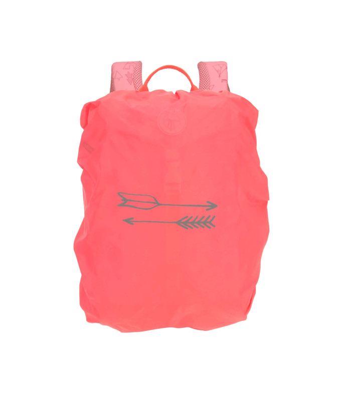 Mochila Mini outdoor Lässig con funda impermeable color coral, asa superior y correas ajustables.