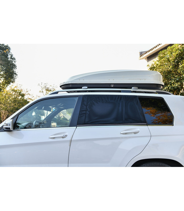 Compre um guarda-sol ajustável a um preço promocional.