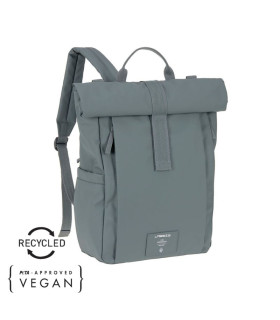 Mochila Lässig gris de diseño rolltop con cierre de tira, correas acolchadas y materiales reciclados veganos.