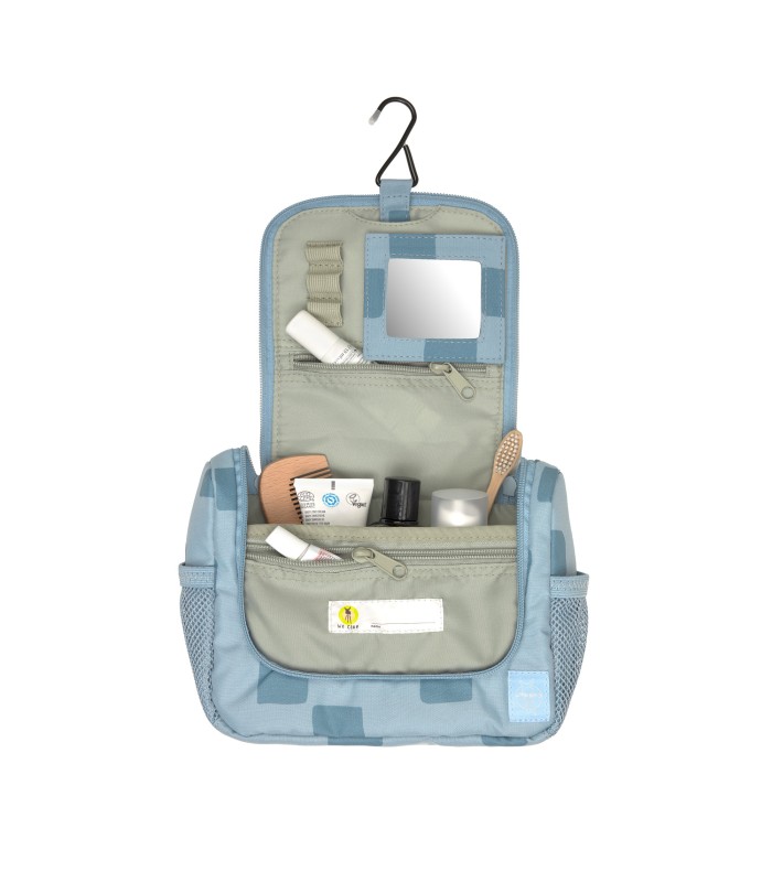 Neceser Lässig de tela azul con cuadros, gancho para colgar, varios compartimentos internos y un espejo pequeño.