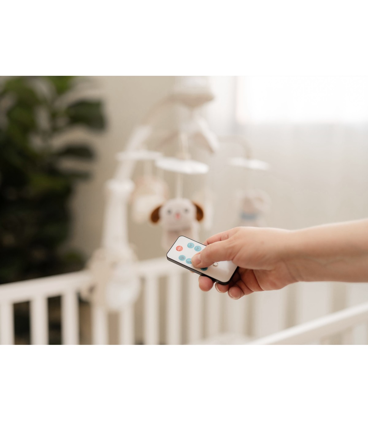 Baby musical projector mobile
