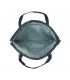La mochila Tyve String Lässig azul marino abierta muestra un forro claro estampado, compartimento amplio y asas negras.